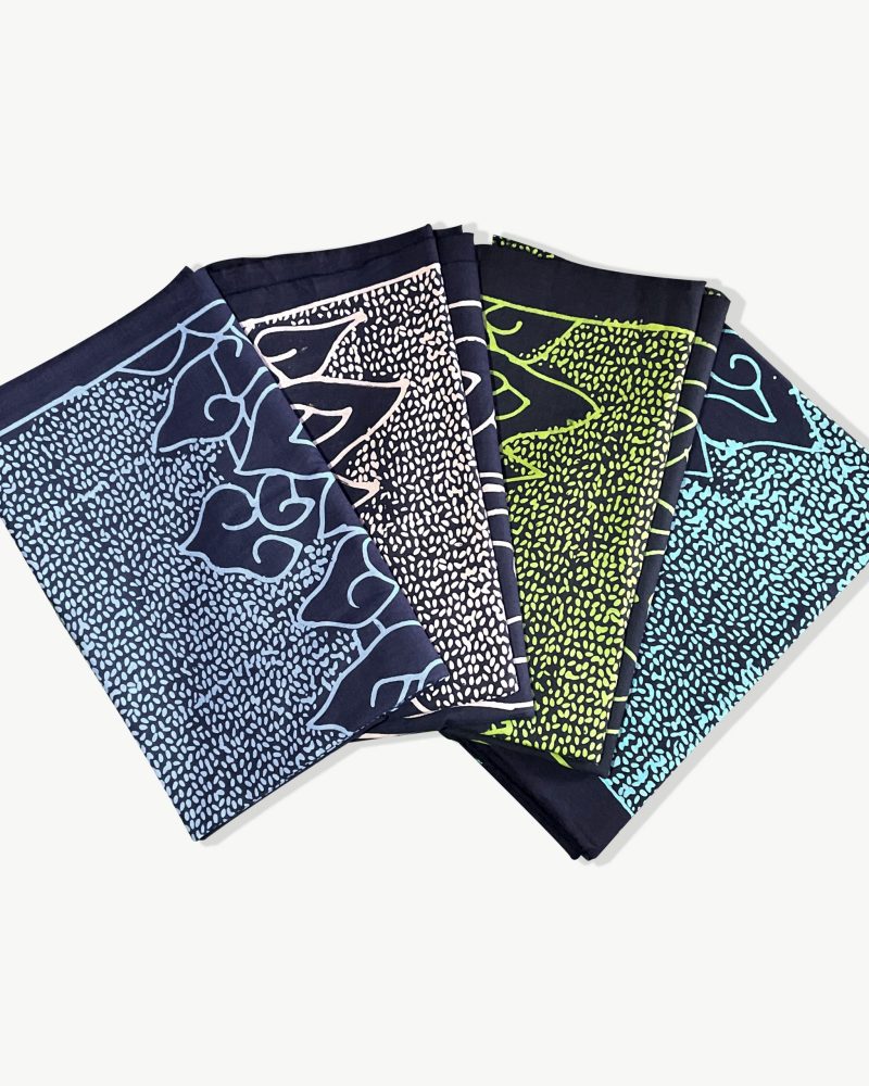 BATIK SALMA Kain Batik Tulis Asli Motif Mega Mendung Dasar Hitam Kombinasi Beras Tumpah 1