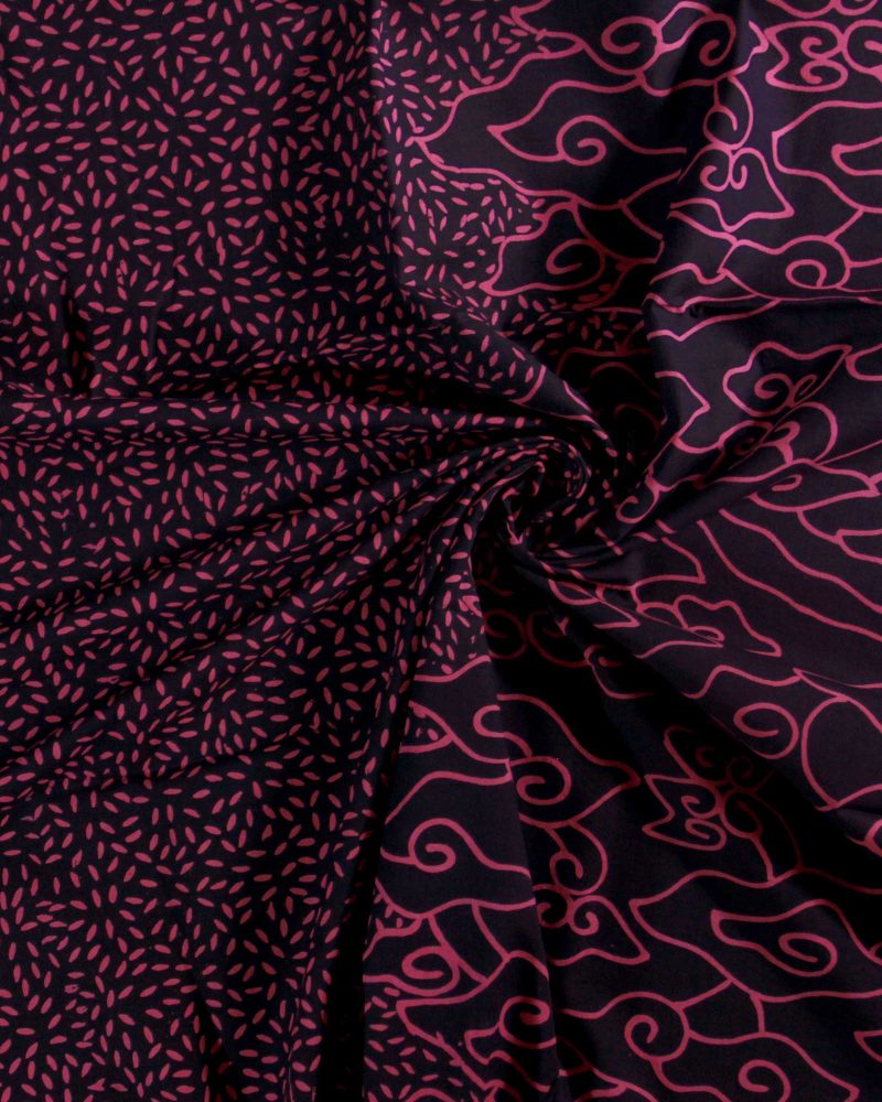 Batik Tulis Mega Mendung Dasar Hitam Kombinasi Beras Tumpah - Merah