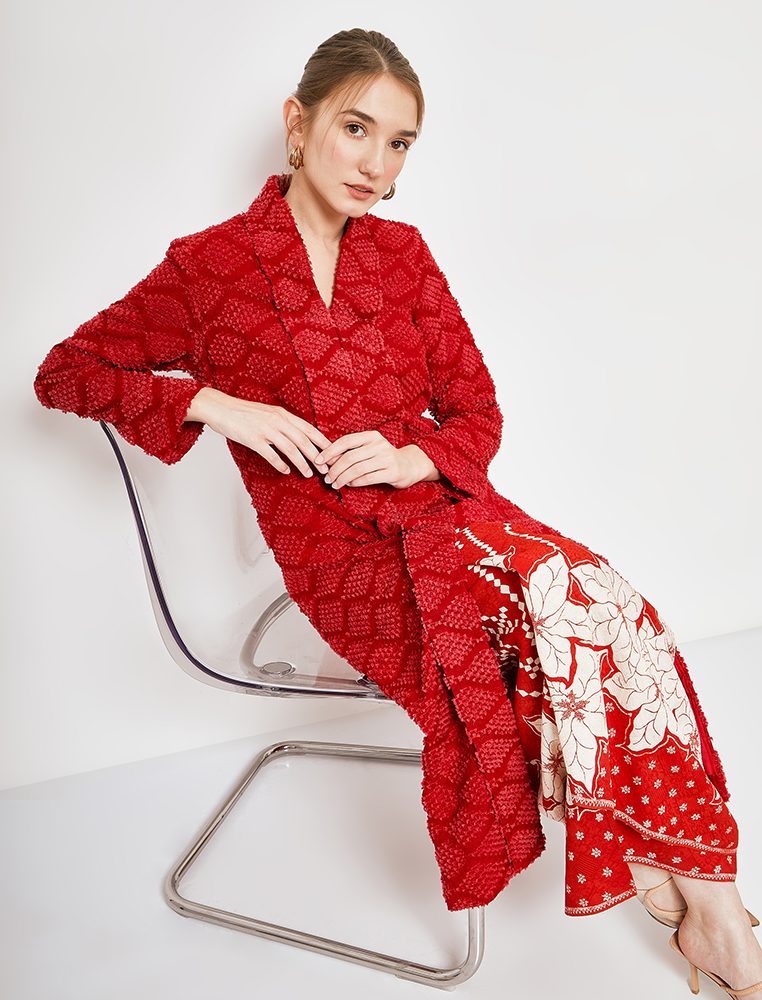 BATIK SALMA Kebaya Sutra Tenun Bulu Merah 5