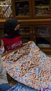 Produk batik unggulan dari berbagai daerah di Indonesia
