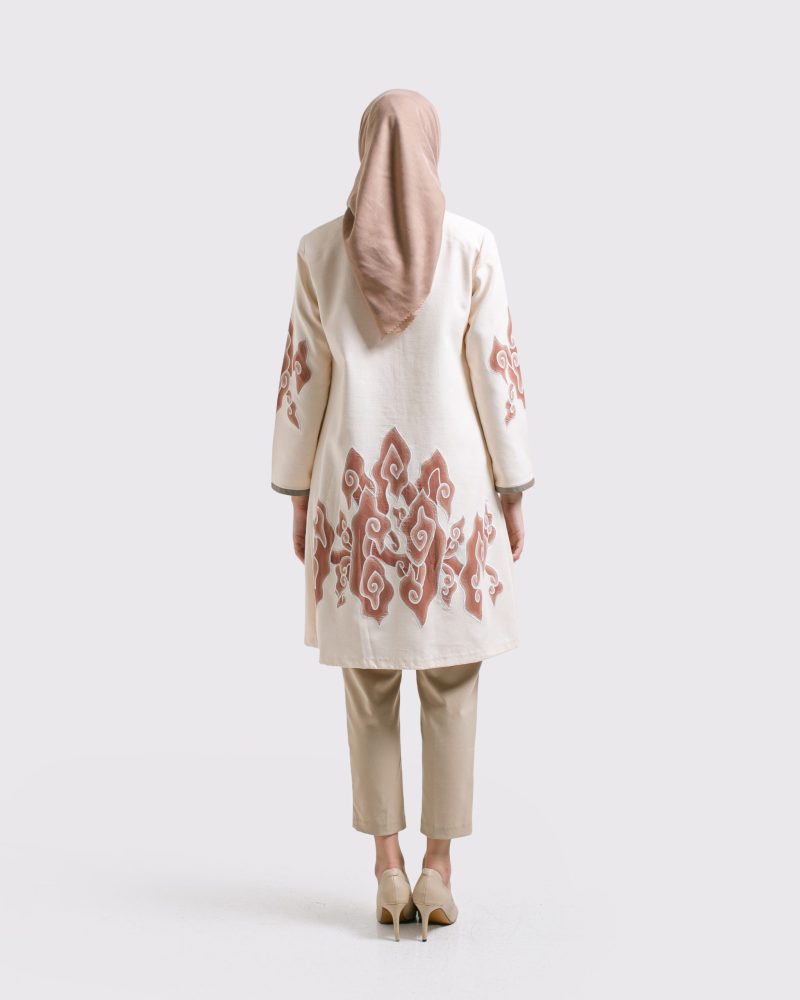 BATIK SALMA Dress Aplikasi Mega Mendung - Putih 2