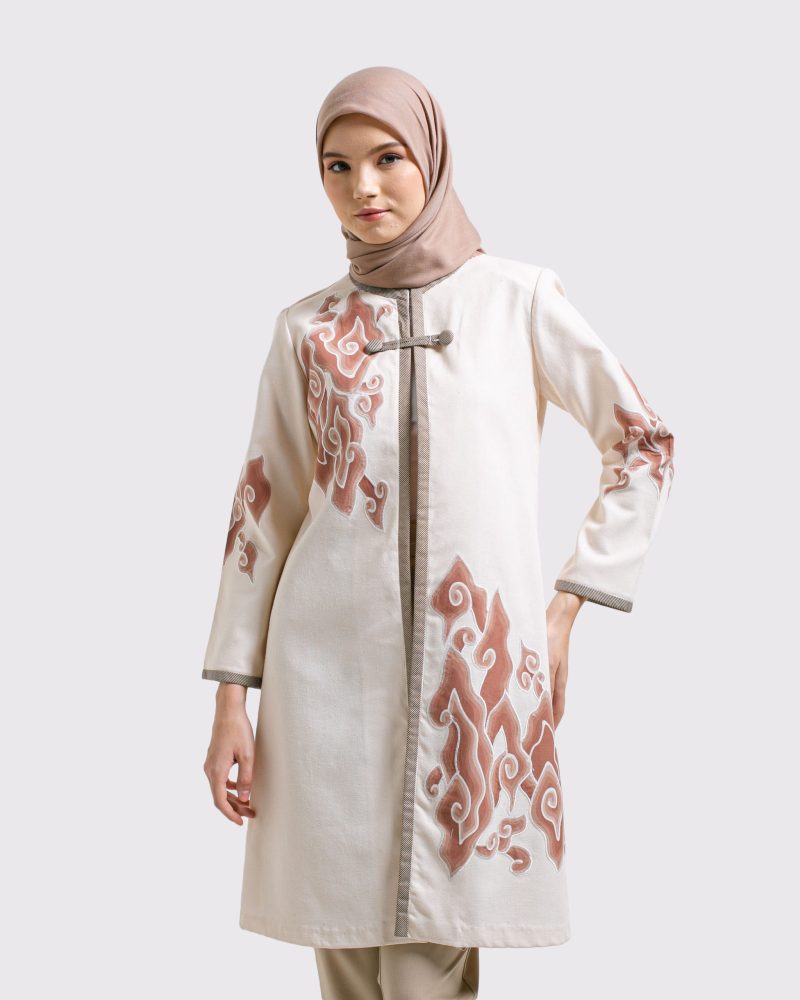 BATIK SALMA Dress Aplikasi Mega Mendung - Putih 3