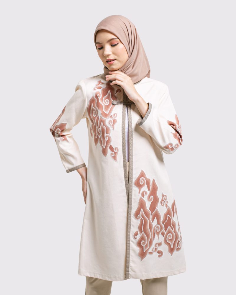 BATIK SALMA Dress Aplikasi Mega Mendung - Putih 6
