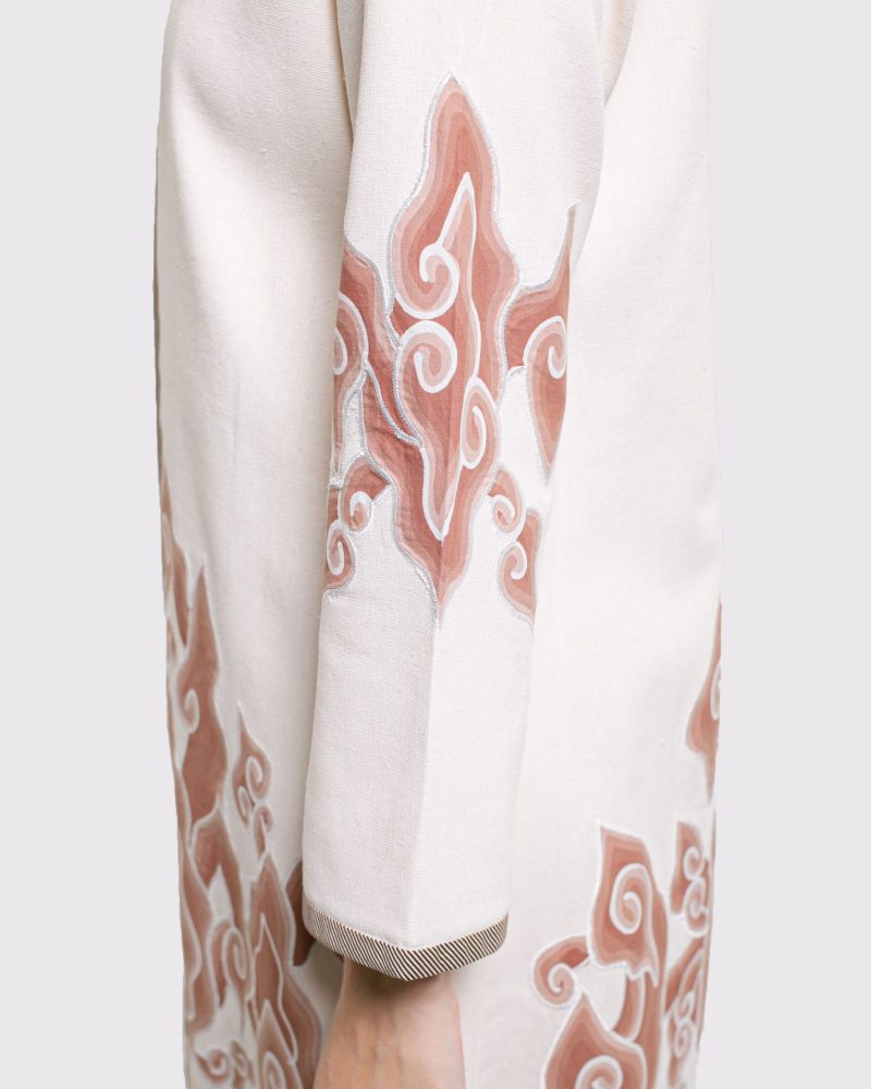 BATIK SALMA Dress Aplikasi Mega Mendung - Putih 8