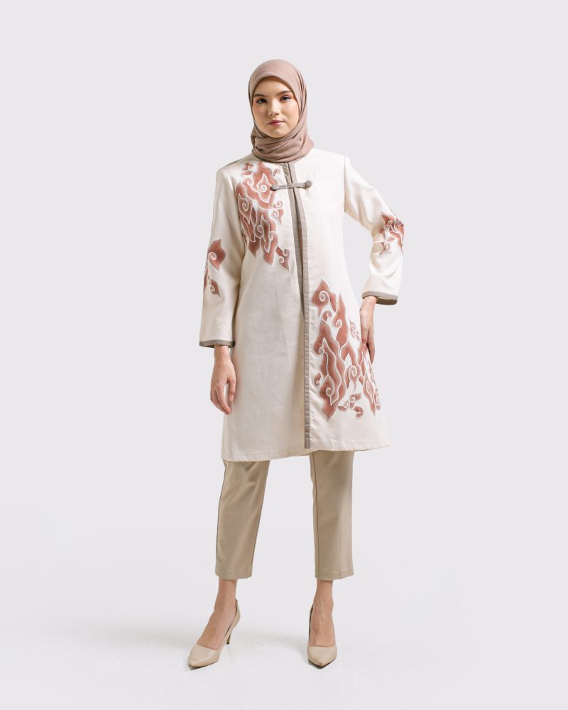 BATIK SALMA Dress Aplikasi Mega Mendung - Putih