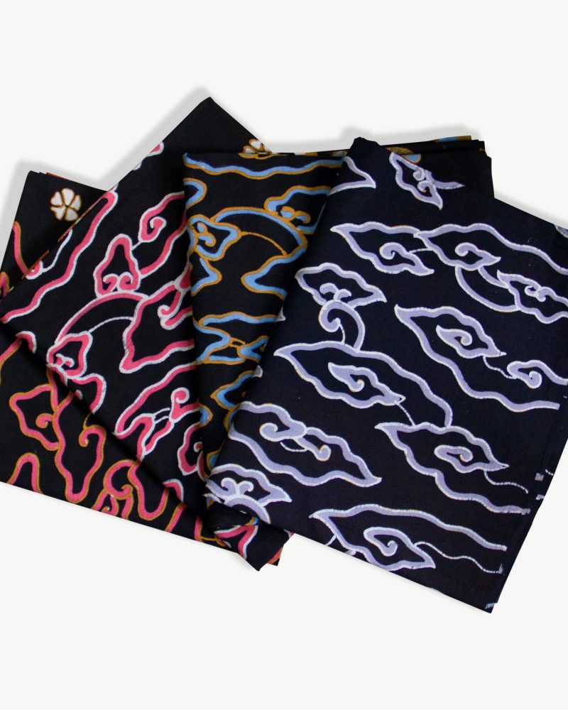 Kain Batik Tulis Katun Mega Mendung Comb Bunga