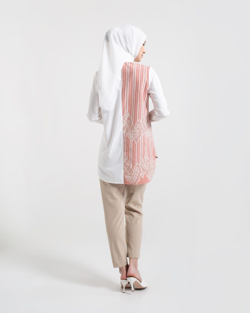 Batik Salma Kemeja Wanita Putih Comb Mega Mendung - Pink 1