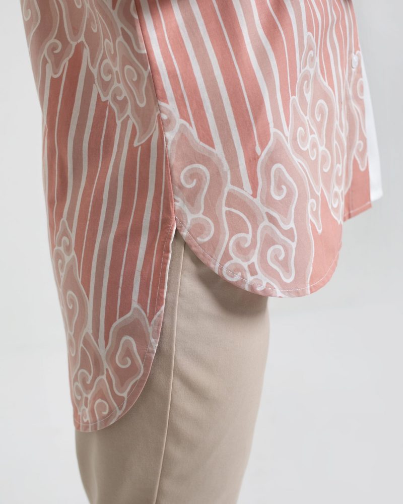 Batik Salma Kemeja Wanita Putih Comb Mega Mendung - Pink 4