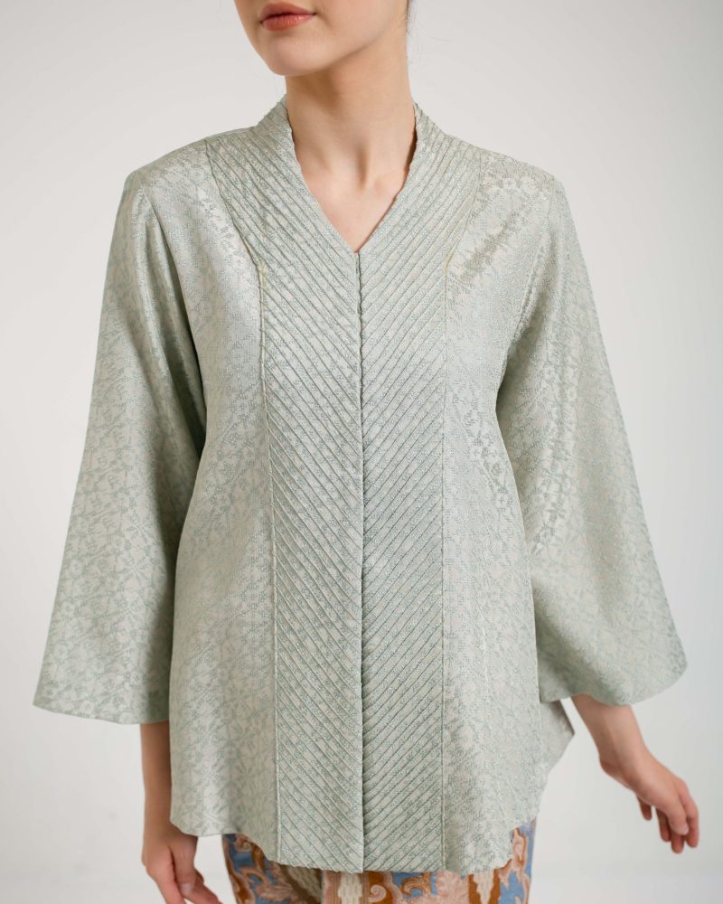 Batik Salma Sarung Selendang Sutra Bulu 1