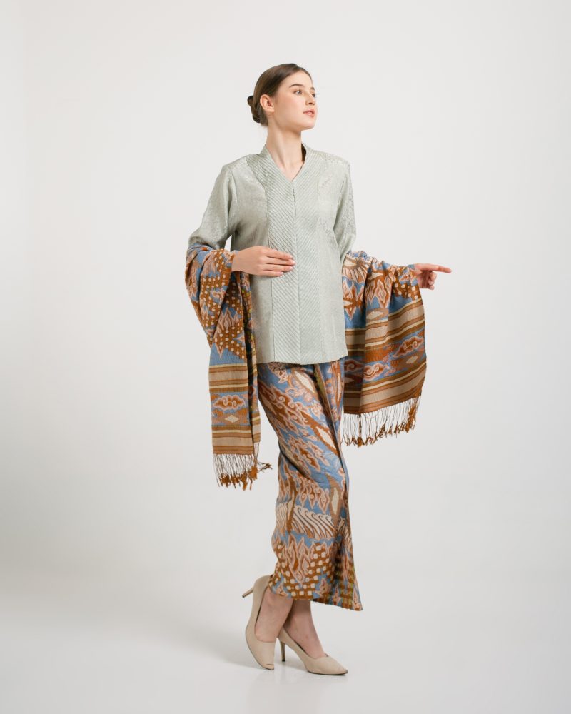 Batik Salma Sarung Selendang Sutra Bulu 5