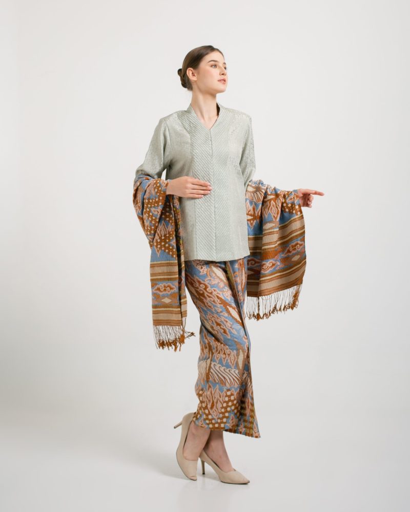 Batik Salma Sarung Selendang Sutra Bulu 5