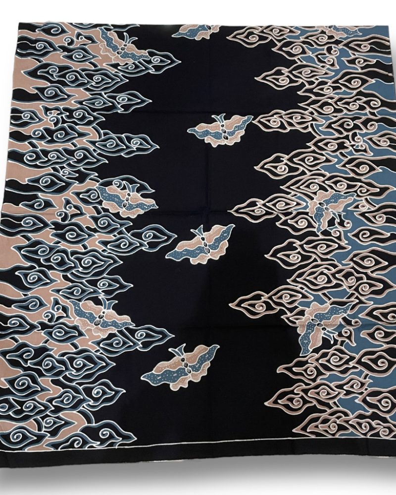 Kain Batik Tulis Mega Mendung Kombinasi Kupu 1